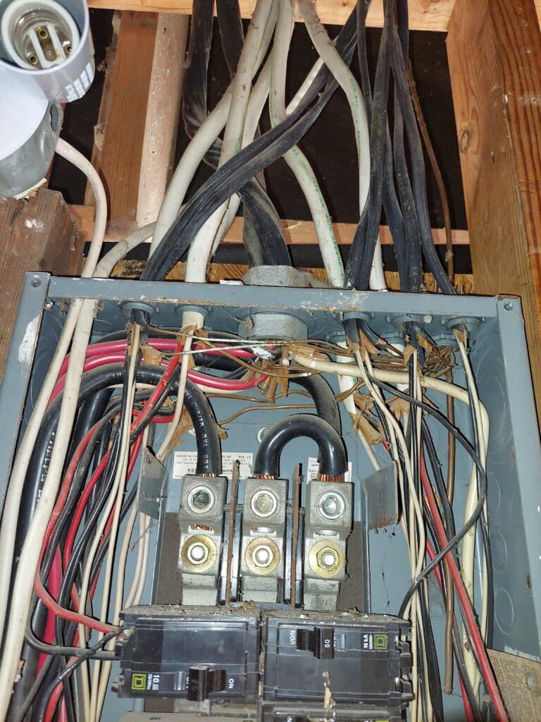 Is Your Electrical Panel Outdated? Upgrade Signs for Older Plano Homes and Commercial Properties
